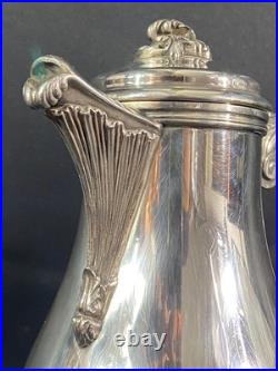 Cafetière de style Louis XV en métal argenté signé Christofle modèle Marly