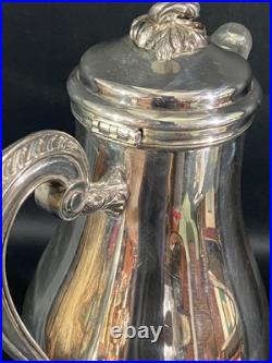 Cafetière de style Louis XV en métal argenté signé Christofle modèle Marly