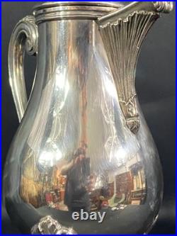Cafetière de style Louis XV en métal argenté signé Christofle modèle Marly
