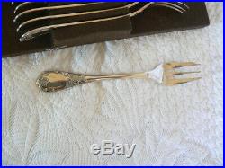 Christofle 11 fourchettes à gateau en métal argenté model marly