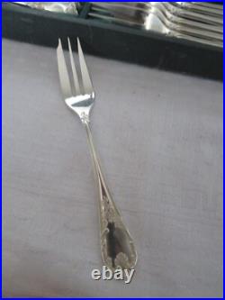 Christofle 12 fourchettes à gateaux + pelle à tarte en métal argenté model marly Christofle 12 fourchettes à gateaux + pelle à tarte en métal argenté model marly