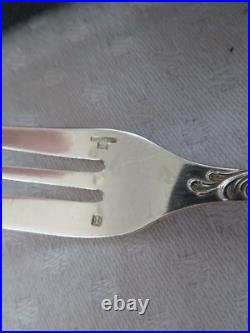 Christofle 12 fourchettes à gateaux + pelle à tarte en métal argenté model marly Christofle 12 fourchettes à gateaux + pelle à tarte en métal argenté model marly