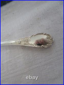 Christofle 12 fourchettes à gateaux + pelle à tarte en métal argenté model marly Christofle 12 fourchettes à gateaux + pelle à tarte en métal argenté model marly