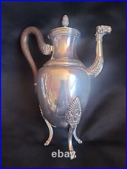 Christofle / Cafetière/verseuse en métal argenté & ébène / Modèle Malmaison Christofle / Cafetière/verseuse en métal argenté & ébène / Modèle Malmaison