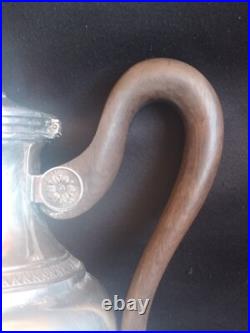 Christofle / Cafetière/verseuse en métal argenté & ébène / Modèle Malmaison Christofle / Cafetière/verseuse en métal argenté & ébène / Modèle Malmaison