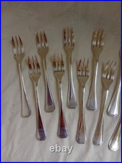 Christofle, Modele America, Serie De 12 Fourchettes A Gateaux En Metal Argente Christofle, Modele America, Serie De 12 Fourchettes A Gateaux En Metal Argente