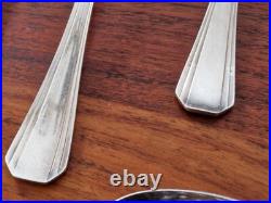 Christofle Série de 12 cuillères de table modèle Boréal en métal argenté