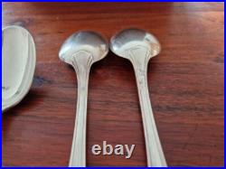 Christofle Série de 12 cuillères de table modèle Boréal en métal argenté