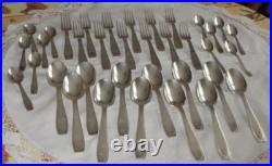 Christofle ménagère 36 pièces modèle Saigon couverts de table en métal argenté