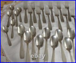 Christofle ménagère 36 pièces modèle Saigon couverts de table en métal argenté