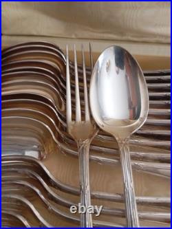 Christofle modele Rubans croises Ménagère 24 P. Cuillères à soupe fourchettes