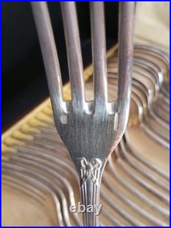 Christofle modele Rubans croises Ménagère 24 P. Cuillères à soupe fourchettes