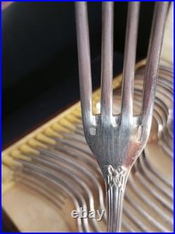 Christofle modele Rubans croises Ménagère 24 P. Cuillères à soupe fourchettes