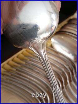 Christofle modele Rubans croises Ménagère 24 P. Cuillères à soupe fourchettes