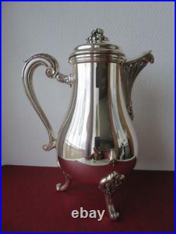 Christofle verseuse/cafetière + pot à lait en métal argenté. Modèle Pompadour