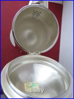 Christofle verseuse/cafetière + pot à lait en métal argenté. Modèle Pompadour