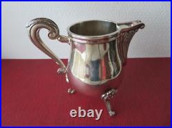 Christofle verseuse/cafetière + pot à lait en métal argenté. Modèle Pompadour