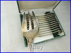 Coffret de 12 fourchettes à huitres, modèle Marly, en métal argenté, Christofle