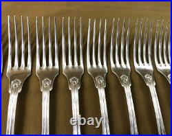 E. LEPERE ancienne ménagère 38 couverts en métal argenté Modèle FILET COQUILLE E. LEPERE ancienne ménagère 38 couverts en métal argenté Modèle FILET COQUILLE