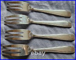 ERCUIS modèle CARTHAGE 8 fourchettes à gâteau, dessert ART DECO Métal argenté