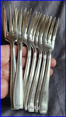 ERCUIS modèle CARTHAGE 8 fourchettes à gâteau, dessert ART DECO Métal argenté