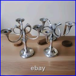 Ercuis paire de chandelier modèle Cheverny métal argenté décor au cors de chasse