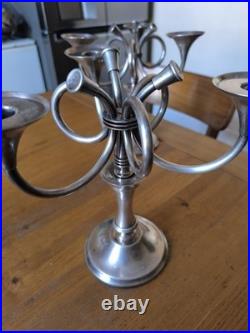 Ercuis paire de chandelier modèle Cheverny métal argenté décor au cors de chasse