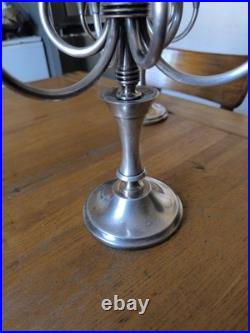 Ercuis paire de chandelier modèle Cheverny métal argenté décor au cors de chasse