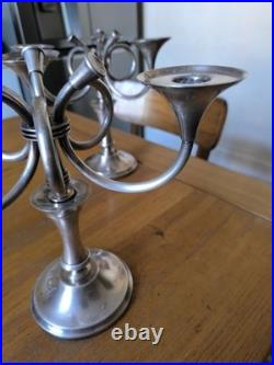 Ercuis paire de chandelier modèle Cheverny métal argenté décor au cors de chasse