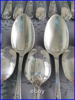 Grande Ménagère Liberty en métal argenté avec couteaux 61 pièces modèle Louis XV