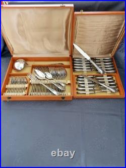 Grande Ménagère Liberty en métal argenté avec couteaux 61 pièces modèle Louis XV