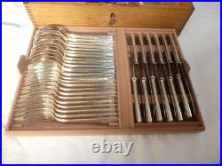 Importante Ménagère Ercuis en Métal Argenté Modèle Cambodge 106 Pièces COFFRETS