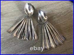 Lot 12 cuilléres MOKA Métal Argenté Christofle Modèle filet ruban Lot 12 cuilléres MOKA Métal Argenté Christofle Modèle filet ruban