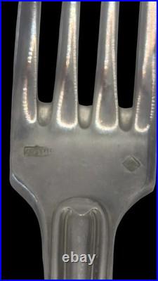 Lot De 12 Fourchettes À Dessert Christofle en métal argenté Modèle Coquille Lot De 12 Fourchettes À Dessert Christofle en métal argenté Modèle Coquille