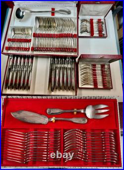 Ménagère 111 couverts de table Cailar Bayard, Métal argenté modèle coquille