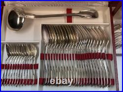 Ménagère 111 couverts de table Cailar Bayard, Métal argenté modèle coquille