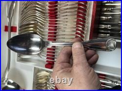 Ménagère 111 couverts de table Cailar Bayard, Métal argenté modèle coquille