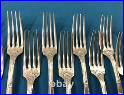 Ménagère 12 couverts CHRISTOFLE modèle CHRYSANTHEME métal argenté 21,5 cm Table