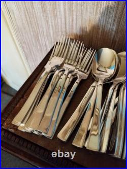 Ménagère 24 Pièces Couverts de Table Orfèvrerie Christofle modèle Concorde