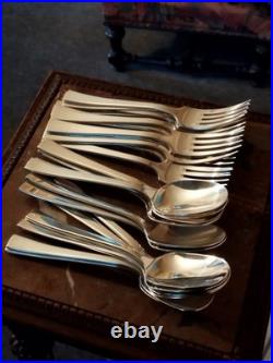 Ménagère 24 Pièces Couverts de Table Orfèvrerie Christofle modèle Concorde
