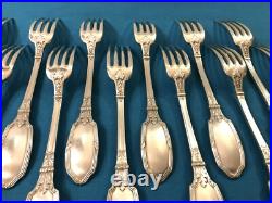Ménagère 24 couverts RAVINET & Cie métal argenté Modèle RUBANS ACANTHE table