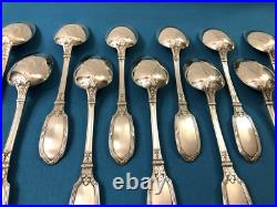 Ménagère 24 couverts RAVINET & Cie métal argenté Modèle RUBANS ACANTHE table