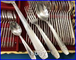 Ménagère 37 couverts ART DECO métal argenté Modèle GRAND PRIX DE MONACO cuillère