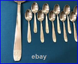 Ménagère 37 couverts ART DECO métal argenté Modèle GRAND PRIX DE MONACO cuillère