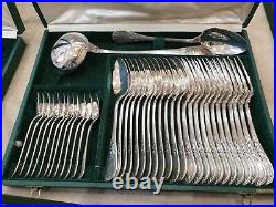 Ménagère CHRISTOFLE 169 pièces en métal argenté modèle Trianon ref 850