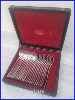 Ménagère Christofle model Uniplat spécial 24 pièces Coffret cuir XIXe Argenté 72