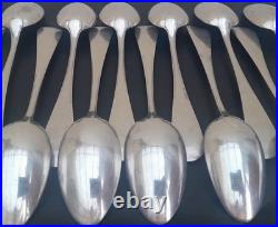 Ménagère Christofle model Uniplat spécial 24 pièces Coffret cuir XIXe Argenté 72