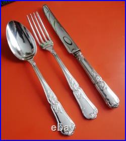 Ménagère En Métal Argenté Modèle Rocaille 36 Pièces Couteau Fourchette Cuillère Ménagère En Métal Argenté Modèle Rocaille 36 Pièces Couteau Fourchette Cuillère