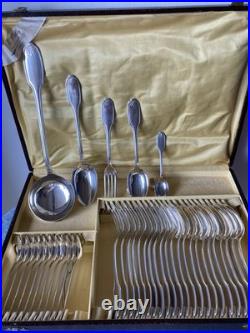 Ménagère en métal argenté Alfenide, 39 pièces, modèle petite coquille