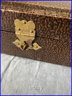 Ménagère en métal argenté Alfenide, 39 pièces, modèle petite coquille